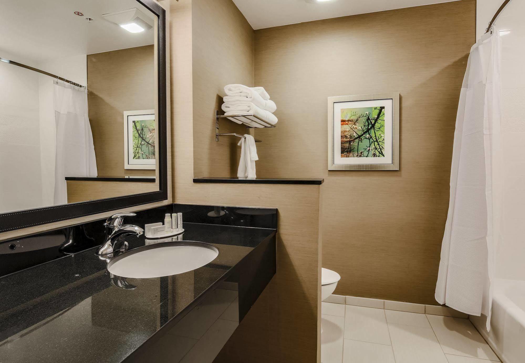 Hotel Fairfield & By Marriott 3*